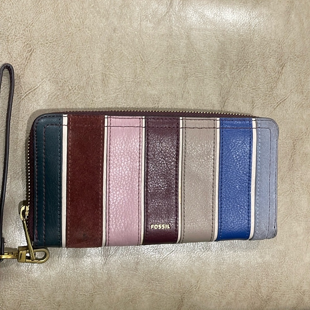 Fossil wallet used